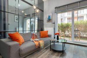 Chmielna Stylish Apartment with Garden and Parking in the center of Gdańsk by Heyrent