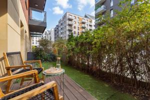 Chmielna Stylish Apartment with Garden and Parking in the center of Gdańsk by Heyrent