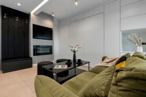 Luxury Two-level Apartment in Gdańsk Center with Pool, Gym and Sauna by Renters Prestige
