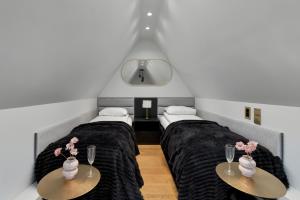 Luxury Two-level Apartment in Gdańsk Center with Pool, Gym and Sauna by Renters Prestige