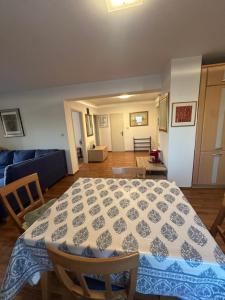 Apartment Galerija Istok-Zapad