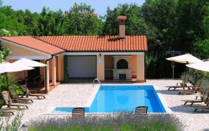 Apartment with Pool in Koromacno-Istrien 44189