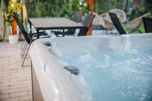 Fövenyes Hideaway - Privát Jakuzzi & Boutique Vendégház