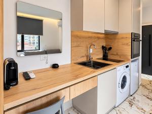 Matisse No27 - City Center Studio Apartment