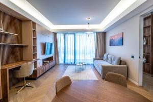 Japandi Luxury Apartment - Business & Family Stay with Spa & Pool