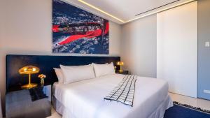 PIER 57 - 710 Fabulous & Luxurious 2 BR Penthouse
