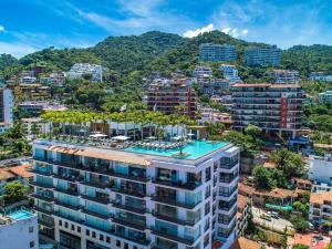 PIER 57 - 710 Fabulous & Luxurious 2 BR Penthouse