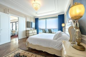 Royal Princess Hotel