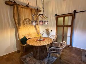F44 Cozy Suite