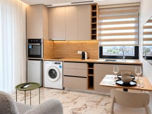 Matisse No26 - One Bedroom Apartment With Balcony