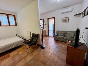 BiBi APARTMENT- FREE PARKING-OSPEDALE MAGGIORE-STADIO-MAST
