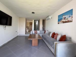 Luxury Villa & Pool few steps to Marina Smir