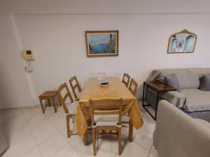 Leos Sunny Apartment