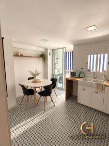 Aro Beach Flat