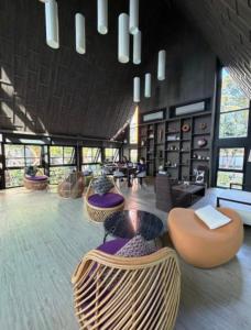 B6 studio,临近尚泰商场,安静社区,24小时安保,免费泳池,健身房,工作室,可停车,WiFi