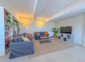 Entire house&yard Laminorului Metro, FREE Parking