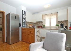Holiday Home near Beach in Vinkuran-Istrien 42155
