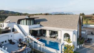 Phuttho Pool Villa Khaokho พุทโธ พูลวิลล่า เขาค้อ