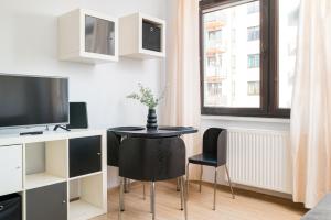 Wola Urban Charm Studio by BookingHost