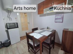 ,,Arts Home,, ,ZAPRASZAM możliwość bezpłatnego parkowania,blisko las,przyroda, centrum kardiologii,centrum zdrowia dziecka,centrum szkoleniowe,trasa na Lublin,Ukrainę,mieszkanie przestronne,czyste,spokojna okolica,blisko Aldi,Lidl,Żabka,Rossmann,pkp,