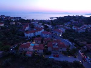 Finikes Apartments Messinia Greece