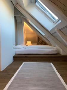 Laurelia Suites