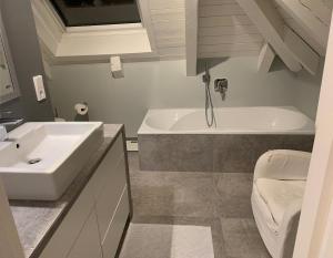 Laurelia Suites