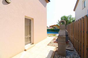 Holiday Home with Pool in Medulin-Istrien 44032