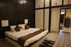 ELARA HOUSE 2BHK in Heart of Ajmer Couples&Family