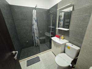 Large Family Apartment Mamaia Nord langa mare,shops,restaurante