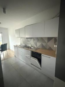 Lumina I Comfort 2BR Apt with Parking & AC & Balcony