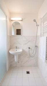 Athens Central Suites No 2B
