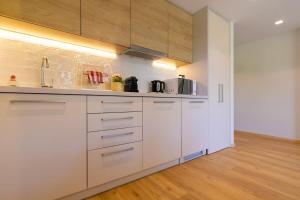 Tonis - Chill Pagrati Home With Parthenon View