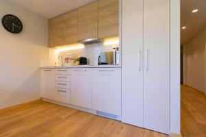 Tonis - Chill Pagrati Home With Parthenon View
