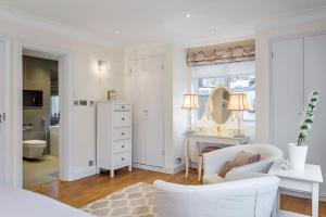 Town House room in Hyde Park Residence