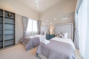 Exclusive 5 Bedroom Villa Laguna Park