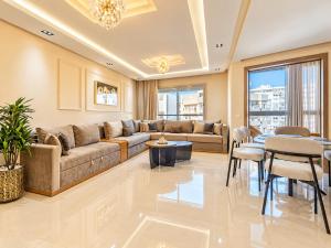 Experience Modernity Beachside & Parking