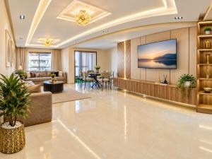 Experience Modernity Beachside & Parking