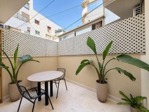 Coastal Atelier - Terrace and Parking