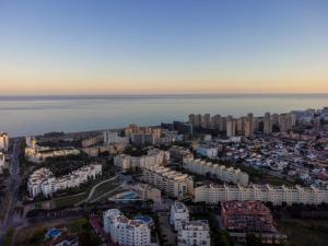 Paradise in Torremolinos Malaga, Recep 24 h, Swimming Pool, near to the beach, city center and airport, train, bus, taxi