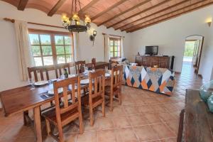 Villa Vobis by Villa Plus