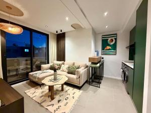Pashmina Stadium - Maarif 2BR Center Modern Living