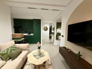 Pashmina Stadium - Maarif 2BR Center Modern Living