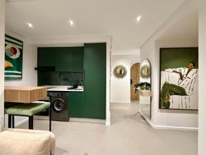 Pashmina Stadium - Maarif 2BR Center Modern Living