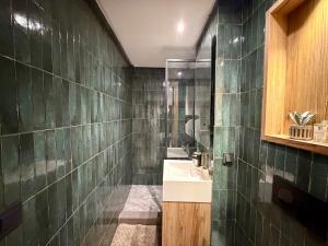 Pashmina Stadium - Maarif 2BR Center Modern Living