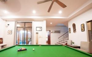 walking st 3kM,5 BR villa