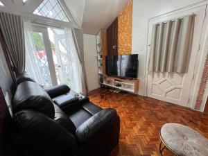 Brentwood Townhouse Retreat