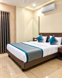 Ganeshratna Ventures Hotel Veluvan