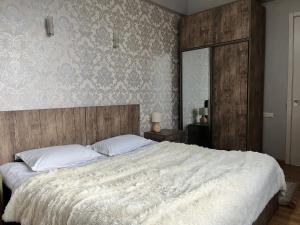 Cozy 3-Room Apartment with City View & Balcony