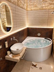 The Qube Luxury Apartment